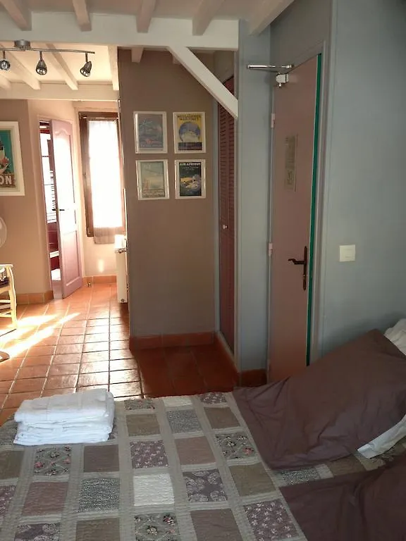 Hotel De Nesle 3*